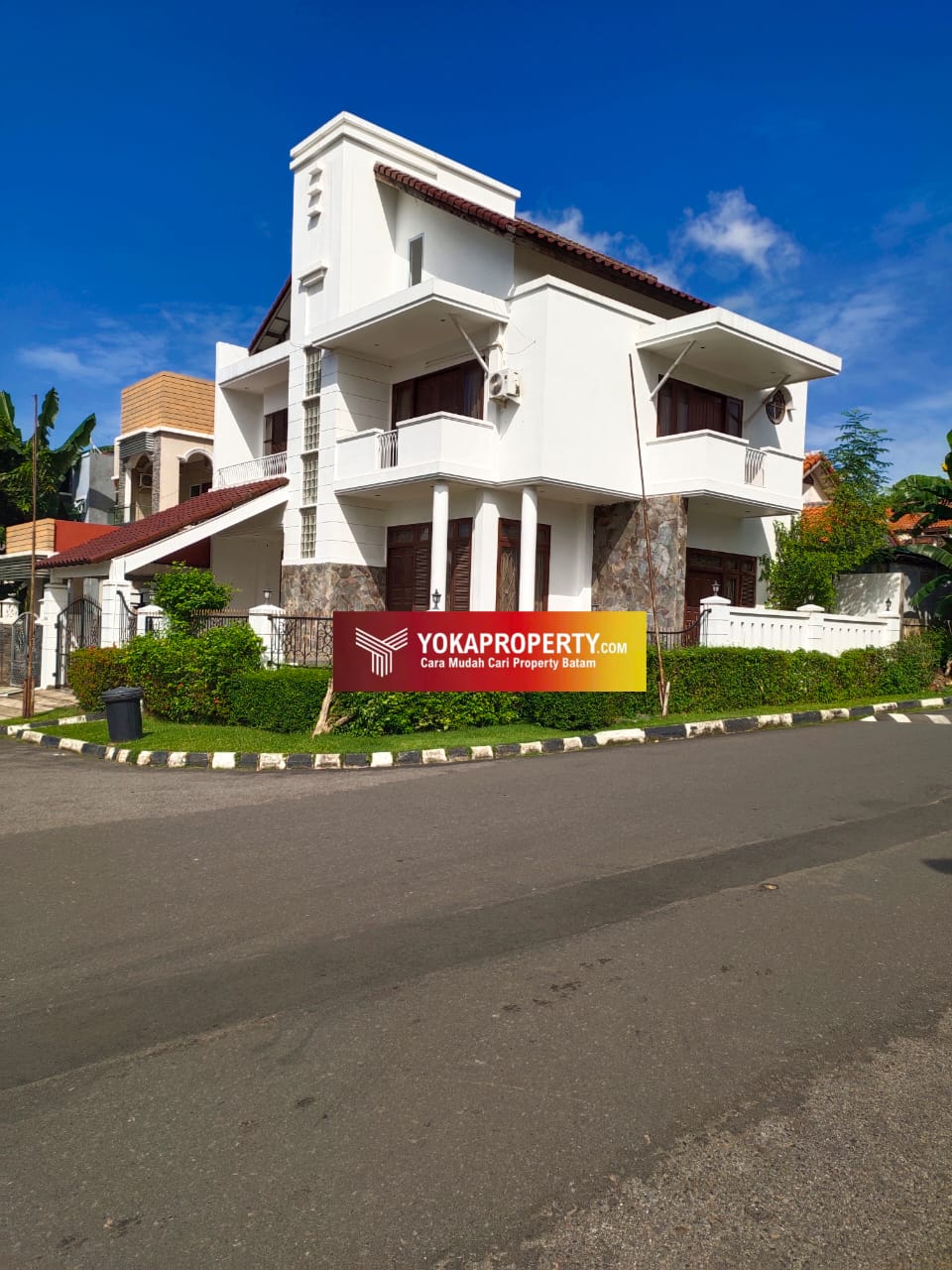 Rumah Hook Strategis