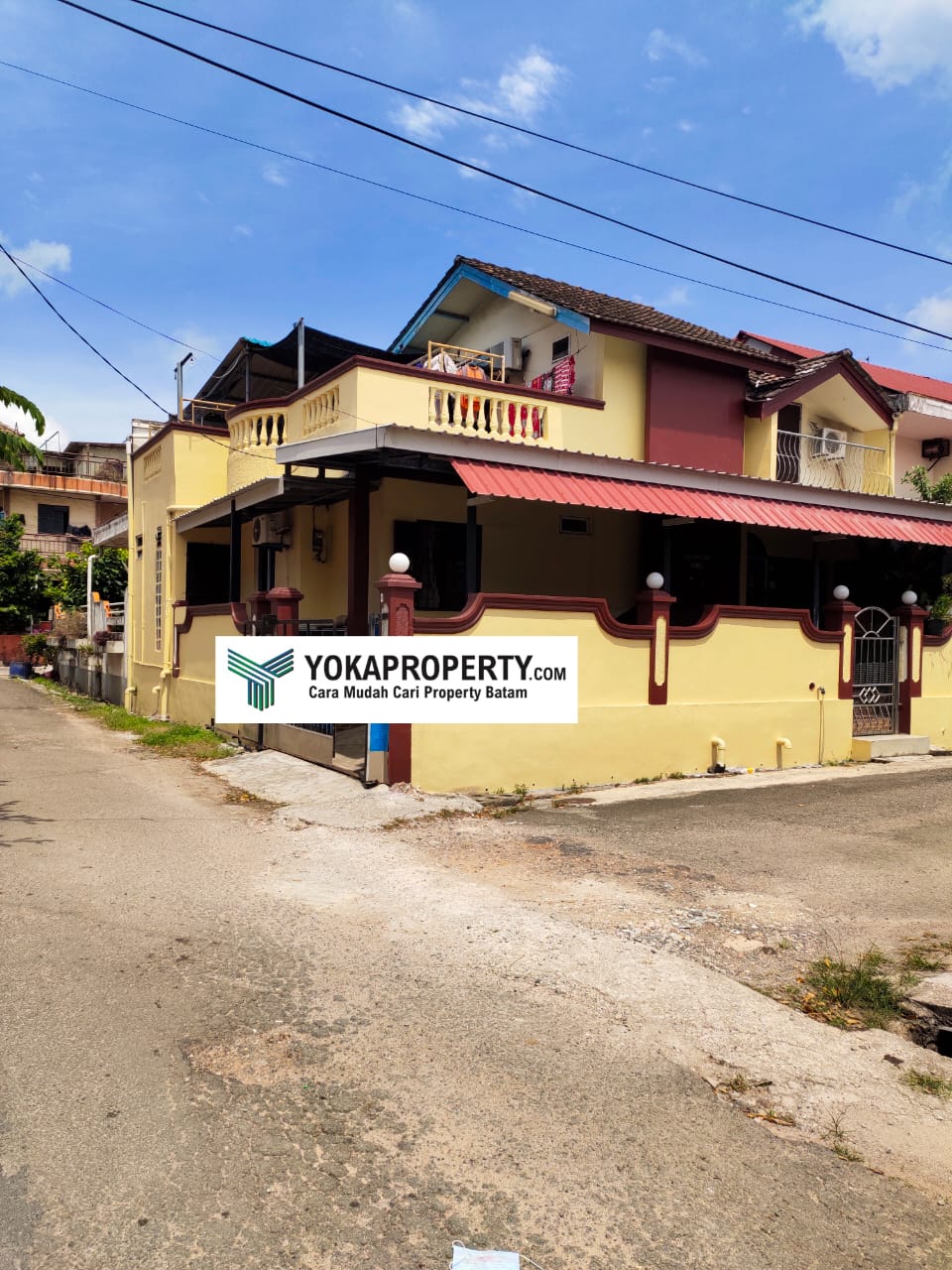 Dekat Sekolah & Pasar
