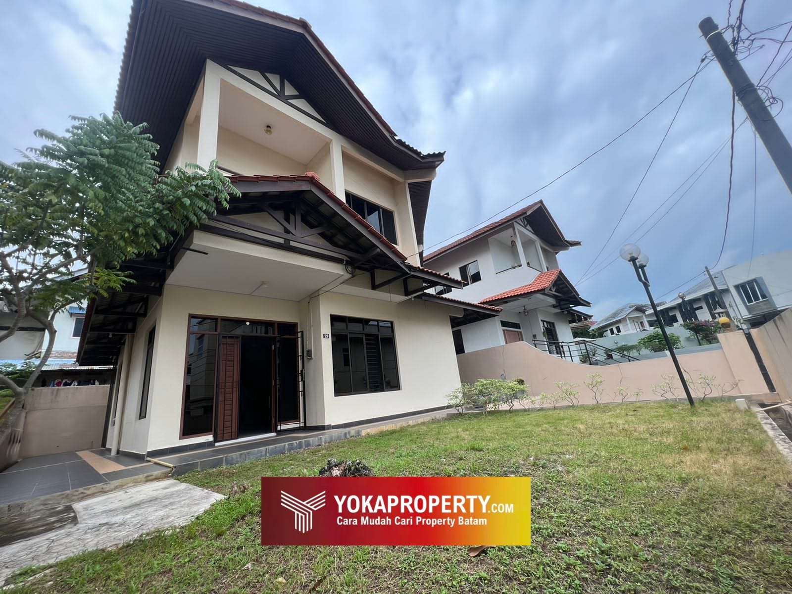RUMAH LUAS TINGGAL BAWA KOPER!