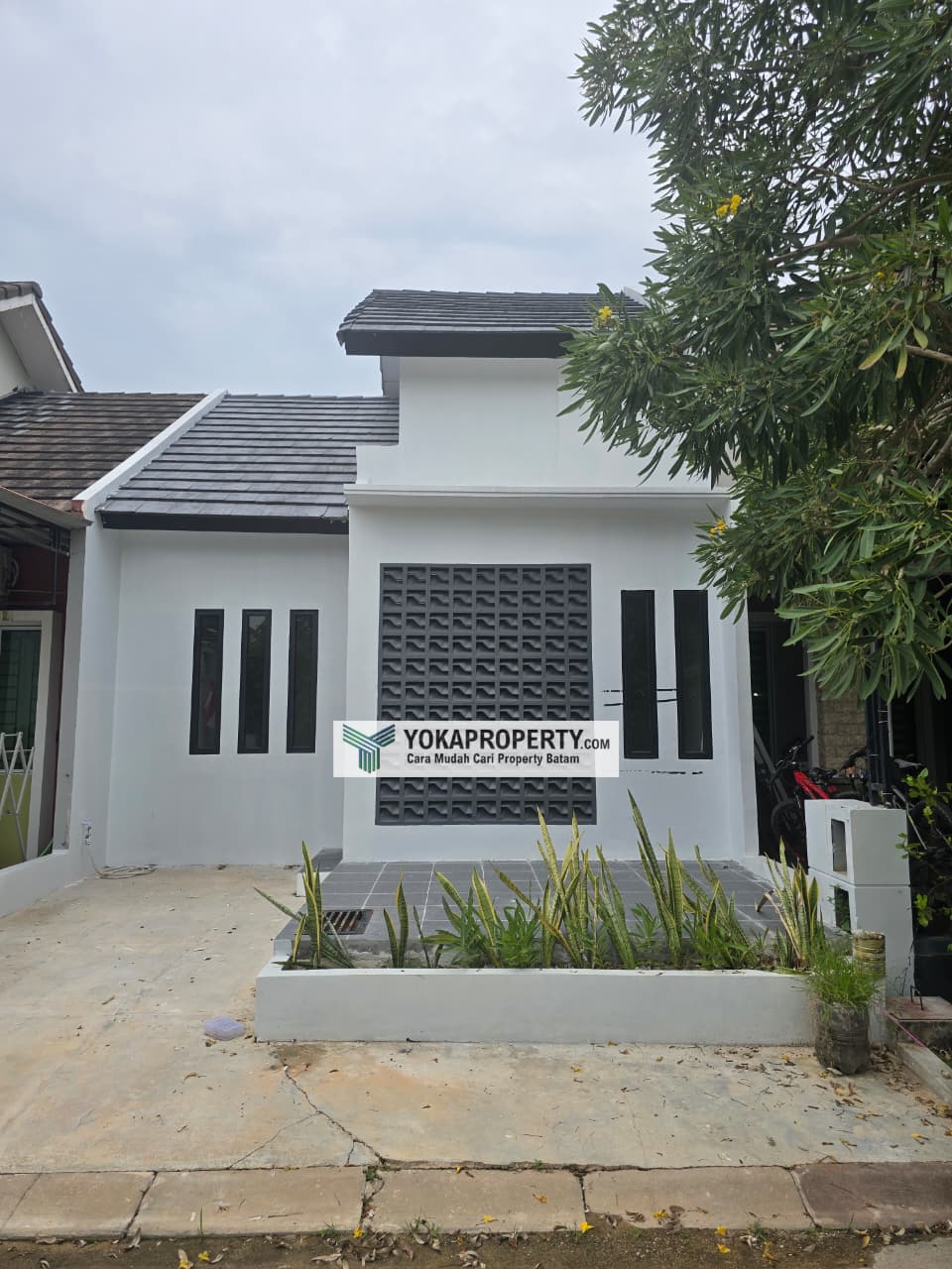 RUMAH MINIMALIS SIAP HUNI